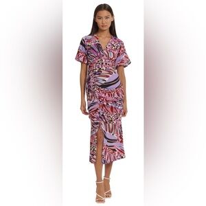 Donna Morgan Short Puff Sleeve V-Neck Ruched Dress